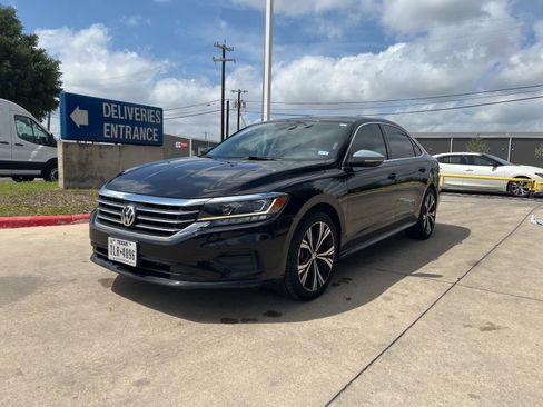 Used 2022 Volkswagen Passat 2.0T SE image 4