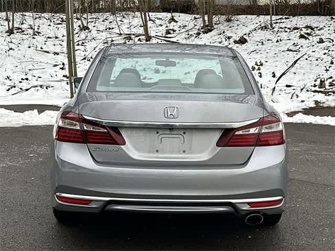Used 2017 Honda Accord LX image 4