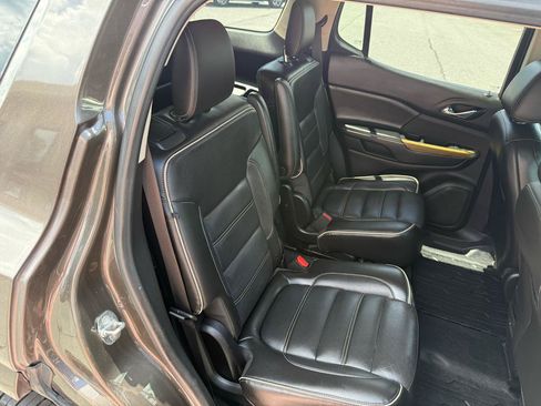 Used 2019 GMC Acadia Denali w/ Technology Package FWD image 19
