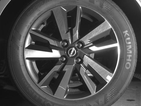 Used 2025 Nissan Versa SV image 14