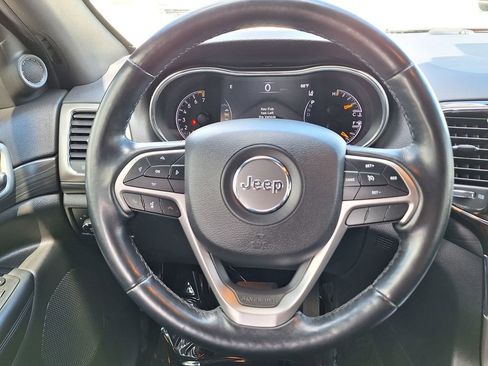 Used 2021 Jeep Grand Cherokee Laredo X AWD/4WD image 12