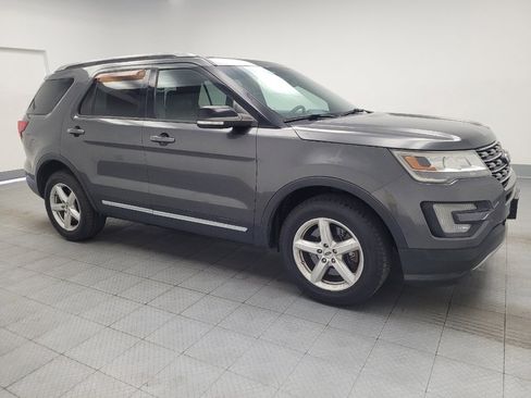 Used 2016 Ford Explorer XLT w/ Equipment Group 202A AWD/4WD image 11