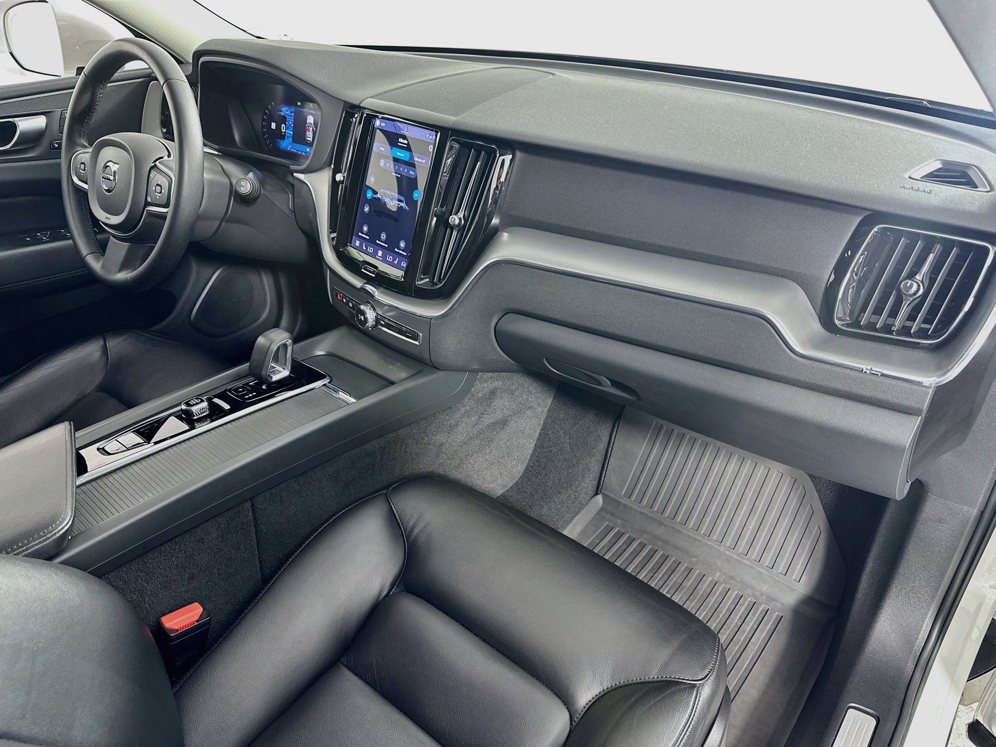 Used 2023 Volvo XC60 B5 Core w/ Protection Package AWD/4WD image 29