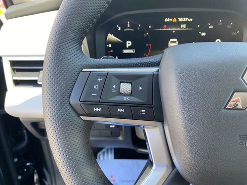 New 2025 Mitsubishi Outlander AWD image 16