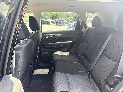 Used 2019 Nissan Rogue SV w/ Premium Package FWD image 15