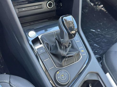 New 2025 Volkswagen Taos SE AWD/4WD image 24