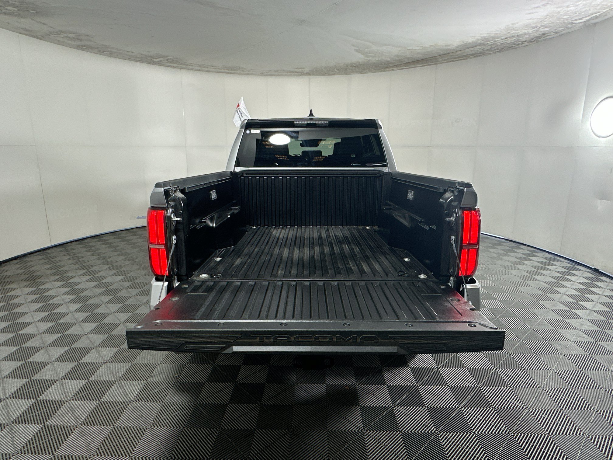 Used 2025 Toyota Tacoma SR5 RWD image 31