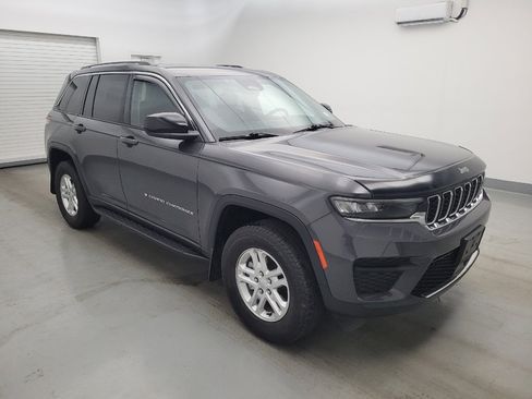 Used 2023 Jeep Grand Cherokee Laredo w/ Luxury Tech Group I AWD/4WD image 11