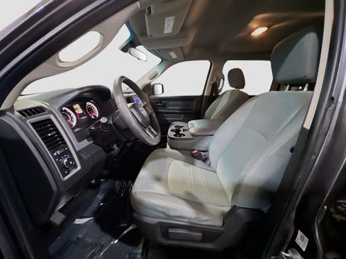 Used 2017 RAM 1500 Express RWD image 13