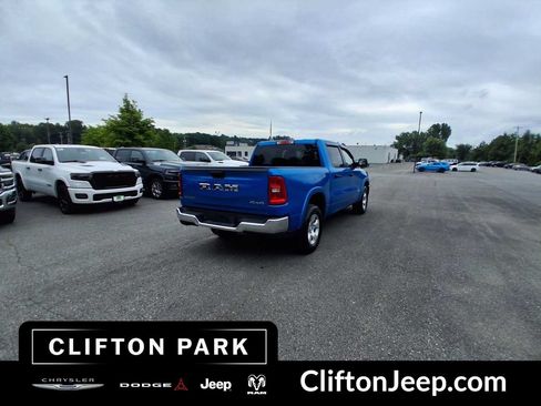 Used 2025 RAM 1500 Big Horn AWD/4WD image 4