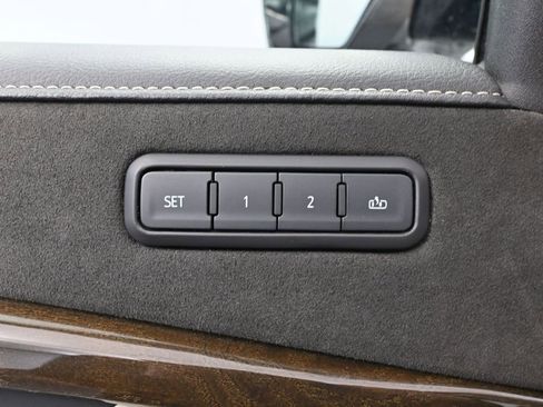 Used 2020 Cadillac Escalade ESV Premium Luxury image 23