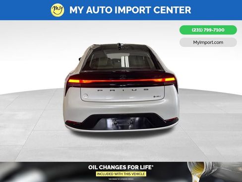 Used 2024 Toyota Prius XLE image 6