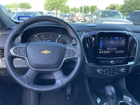 Used 2023 Chevrolet Traverse LT FWD image 11
