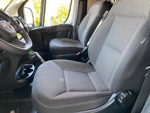 Used 2025 RAM ProMaster 2500 w/ U-Haul Equipment Group FWD image 24