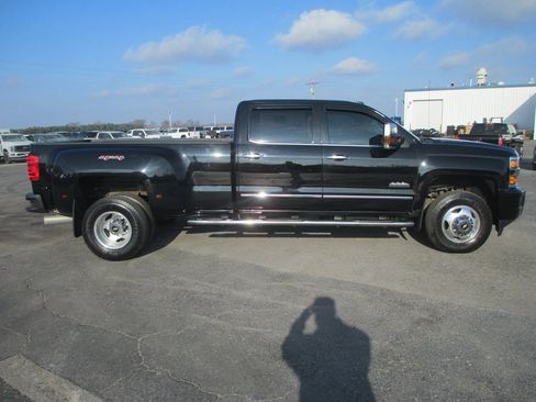 Used 2015 Chevrolet Silverado 3500 High Country w/ Duramax Plus Package image 2