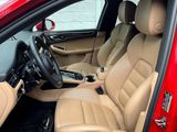 Certified 2022 Porsche Macan image 5