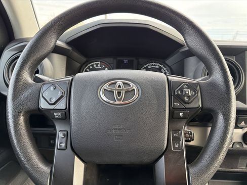 Certified 2018 Toyota Tacoma SR AWD/4WD image 14