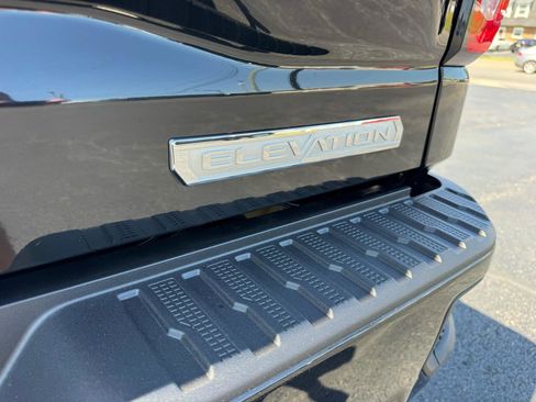 Used 2022 GMC Sierra 1500 Elevation AWD/4WD image 9