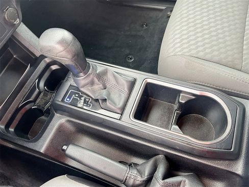 Used 2022 Toyota Tacoma SR image 16