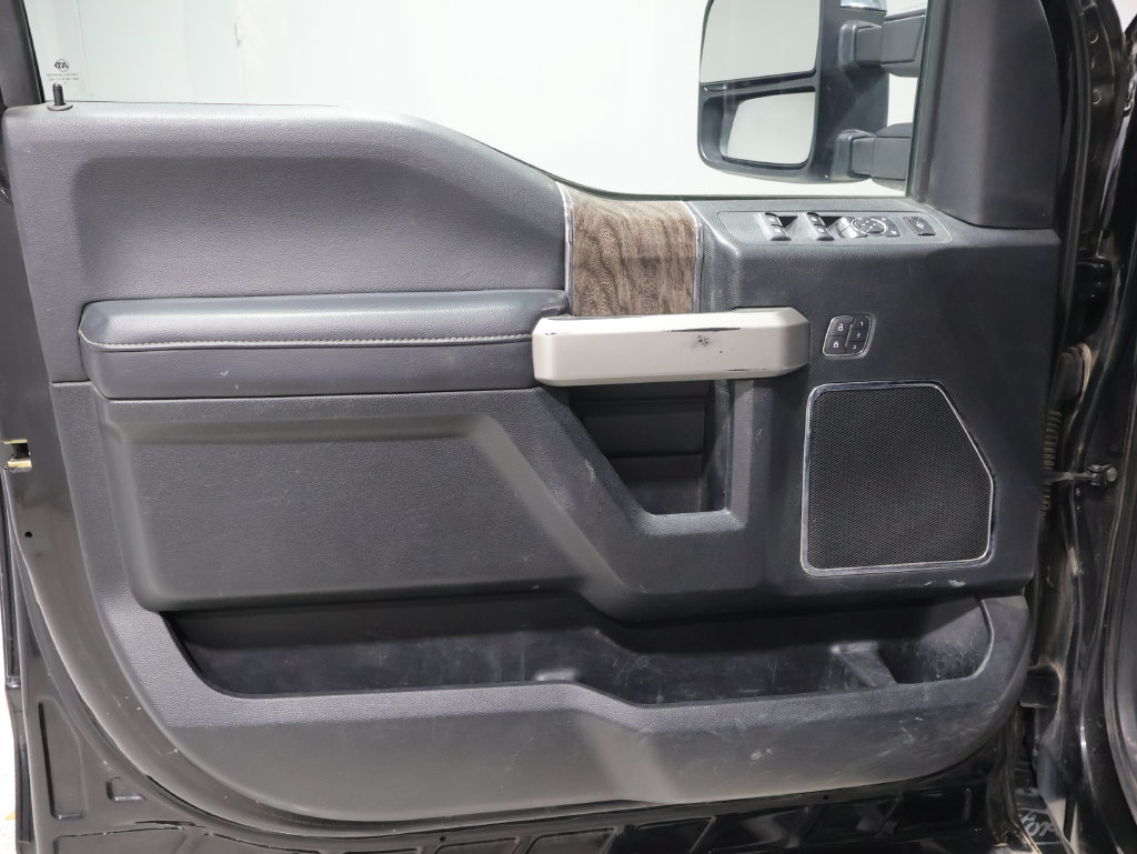 Used 2019 Ford F250 Lariat w/ Chrome Package AWD/4WD image 13