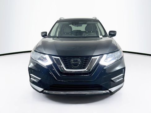Used 2020 Nissan Rogue SV FWD image 2