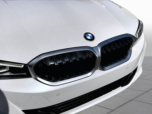 Used 2024 BMW 330i Sedan w/ Convenience Package RWD image 30