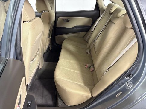 Used 2010 Hyundai Elantra GLS FWD image 19