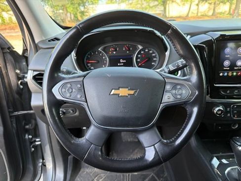 Used 2020 Chevrolet Traverse LT FWD image 13