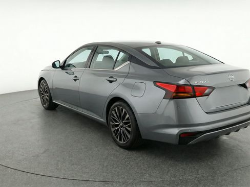 Used 2025 Nissan Altima 2.5 SV FWD image 6
