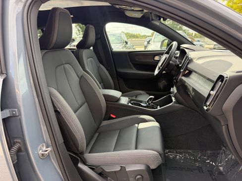 Certified 2023 Volvo C40 Recharge Core AWD/4WD image 10