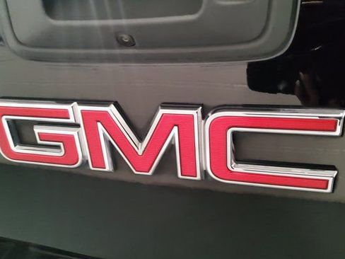 Used 2018 GMC Canyon SLE w/ Nightfall Edition image 38