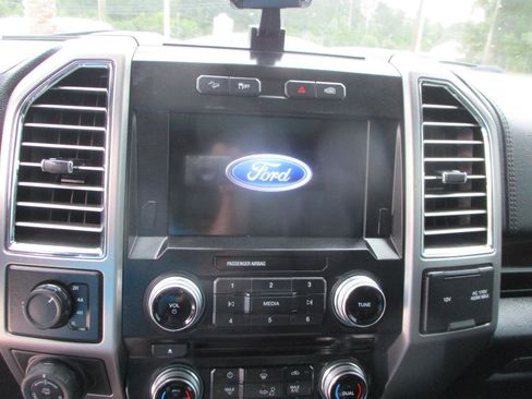Used 2016 Ford F150 Platinum w/ Equipment Group 701A Luxury AWD/4WD image 13