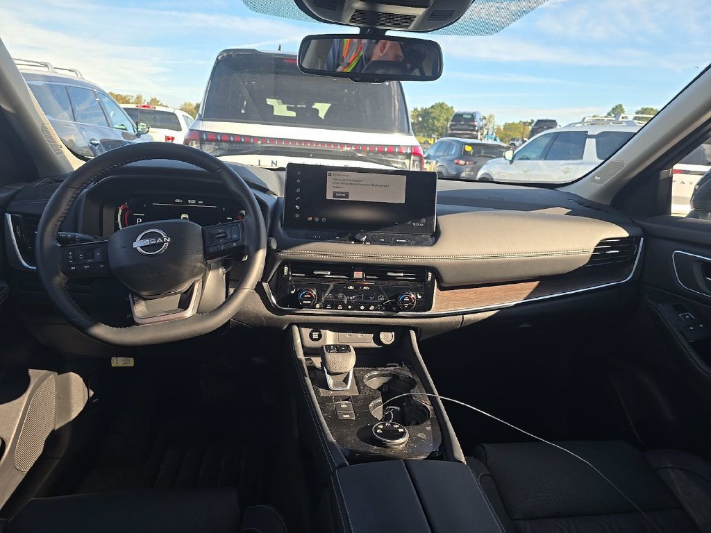 Certified 2026 Nissan Rogue Platinum w/ Platinum Premium Package AWD/4WD image 9