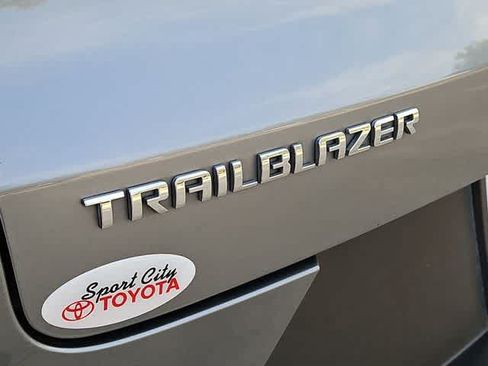 Used 2023 Chevrolet TrailBlazer LS FWD image 11