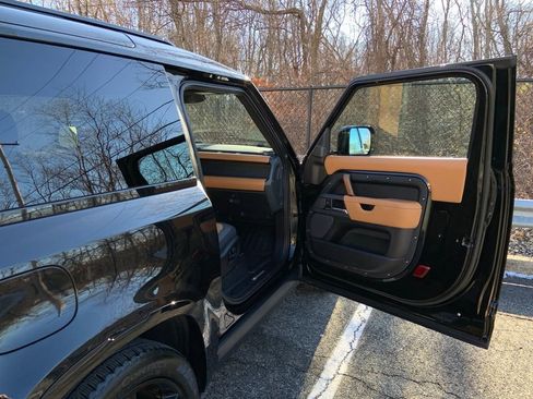 Certified 2023 Land Rover Defender 90 X image 12