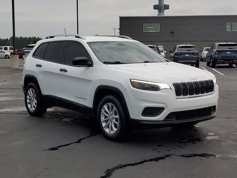 Used 2020 Jeep Cherokee Latitude w/ Cold Weather Group AWD/4WD image 2