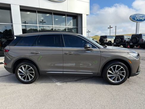 Used 2025 Lincoln Corsair FWD w/ Equipment Group 101A image 8