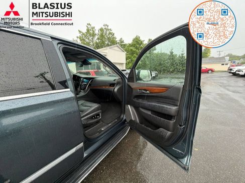 Used 2019 Cadillac Escalade ESV Luxury AWD/4WD image 53