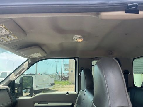 Used 2010 Ford F250 XL image 11