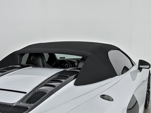 Used 2018 Audi R8 V10 plus image 18