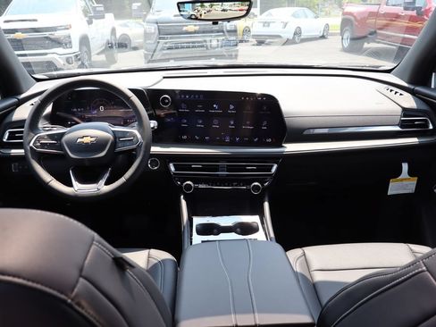 New 2026 Chevrolet Traverse LT w/ Sun and Wheel Package AWD/4WD image 29