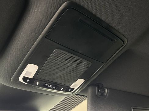 Used 2025 Honda Pilot Sport image 26