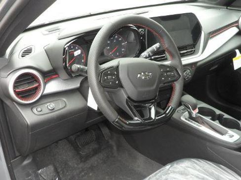 New 2026 Chevrolet Trax RS w/ Sunroof Package FWD image 16