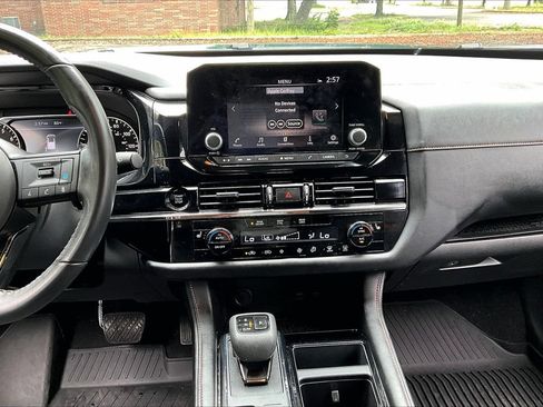Used 2025 Nissan Pathfinder Rock Creek AWD/4WD image 9
