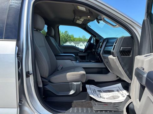 Used 2017 Ford F250 XLT w/ XLT Premium Package AWD/4WD image 29