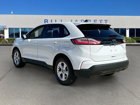 Certified 2024 Ford Edge SE image 5