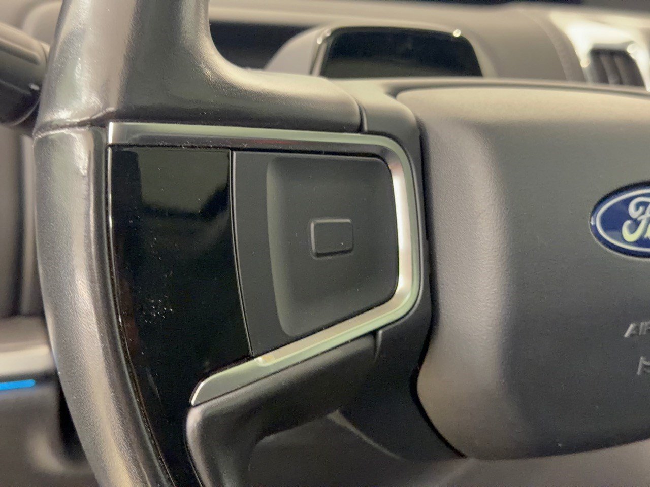 Used 2025 Ford Expedition Max Platinum AWD/4WD image 18