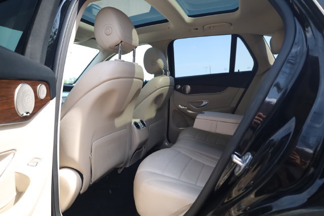 Used 2021 Mercedes-Benz GLC 300 4MATIC w/ Multimedia Package image 23