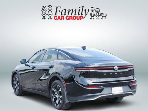 Certified 2023 Toyota Crown AWD/4WD image 3