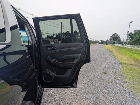 Used 2019 Chevrolet Tahoe LS AWD/4WD image 13